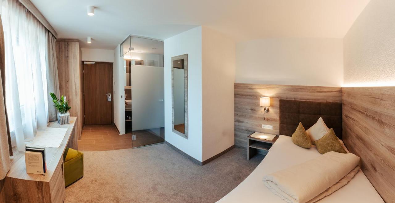 Hotel St-Leonhard Sankt Leonhard im Pitztal Bagian luar foto