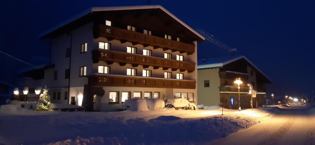 Hotel St-Leonhard Sankt Leonhard im Pitztal Bagian luar foto