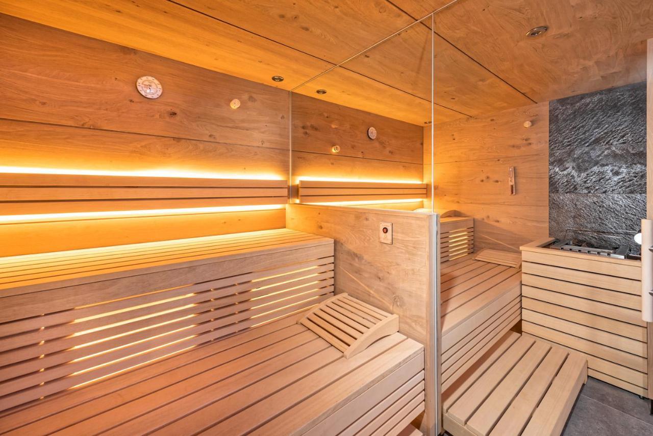 Hotel St-Leonhard Sankt Leonhard im Pitztal Bagian luar foto