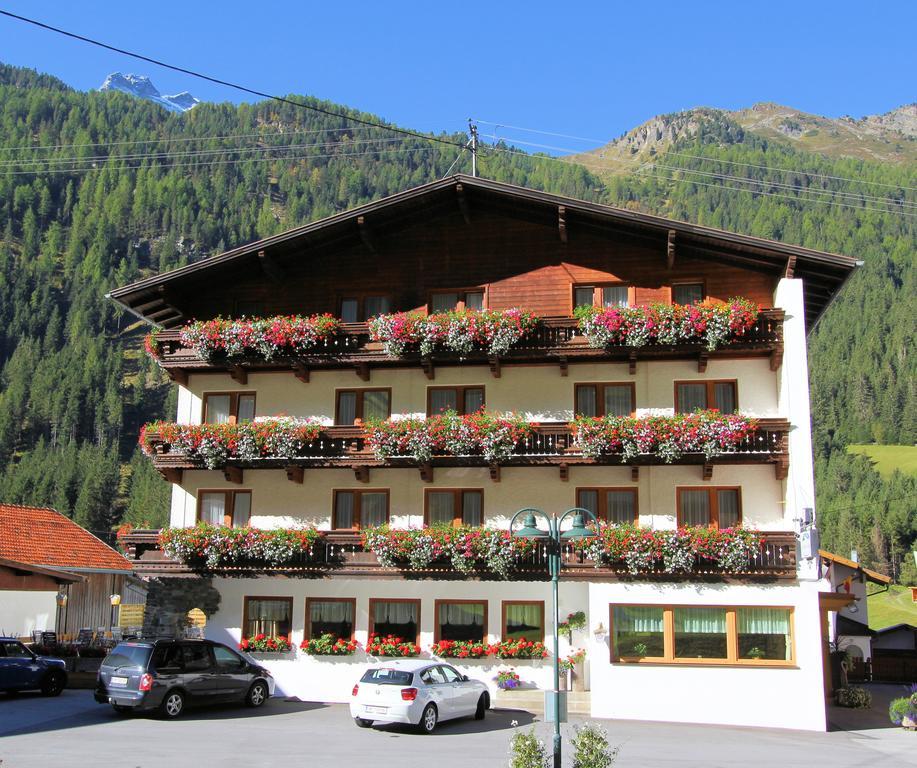 Hotel St-Leonhard Sankt Leonhard im Pitztal Bagian luar foto