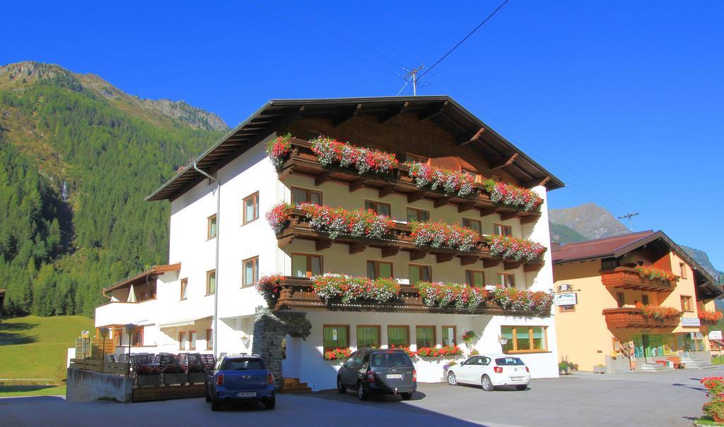 Hotel St-Leonhard Sankt Leonhard im Pitztal Bagian luar foto