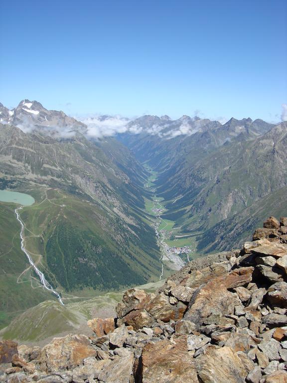 Hotel St-Leonhard Sankt Leonhard im Pitztal Bagian luar foto