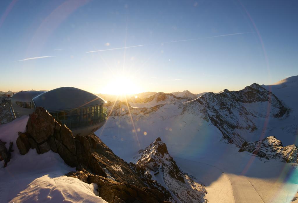 Hotel St-Leonhard Sankt Leonhard im Pitztal Bagian luar foto
